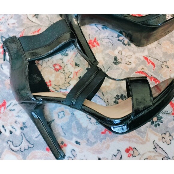 Nine West Black Patent Strappy Ankle High Heel Sandals w/Back Zipper. Size 8 - Picture 3 of 9